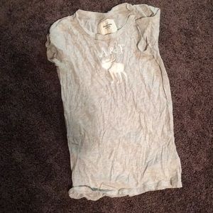 Juniors A&F shirt